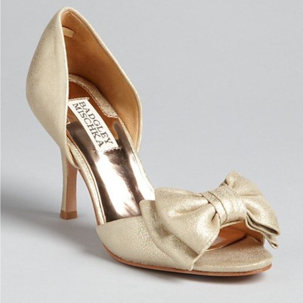 Badgley Mischka Gold Heels with‎ Sparkling Elegance